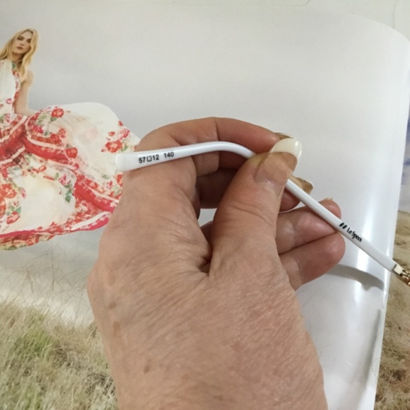 Le Specs Sunglasses and Case: NWOT! Rose Colored Lenses; White Arms - Picture 7 of 10